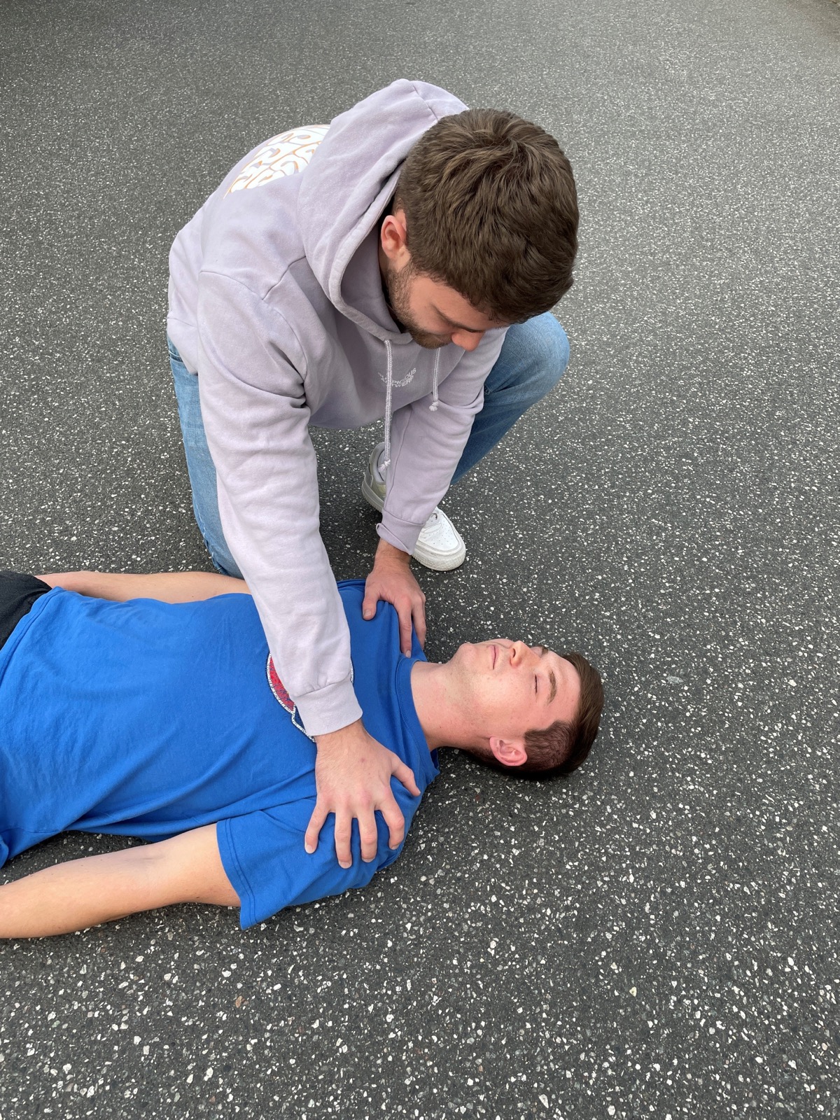 Ansprechen einer bewußtlosen Person